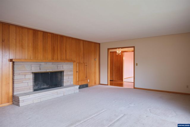 1992 Summit Av NW, Salem, OR 97304