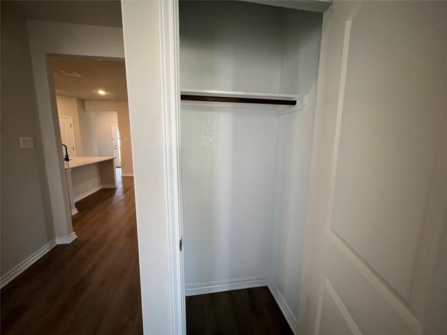 209 Woodrow LN, Liberty Hill, TX 78642