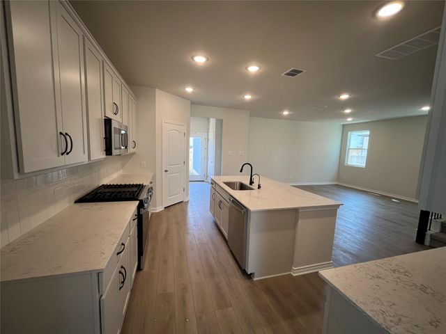 209 Woodrow LN, Liberty Hill, TX 78642