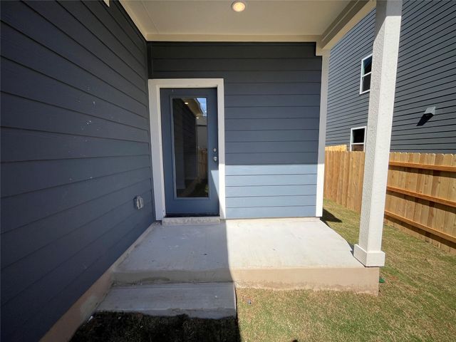 209 Woodrow LN, Liberty Hill, TX 78642