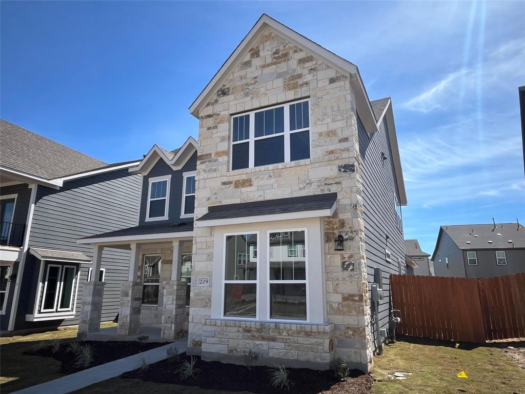 209 Woodrow LN, Liberty Hill, TX 78642