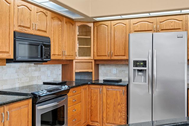 4917 LONDONDERRY DRIVE, Tampa, FL 33647