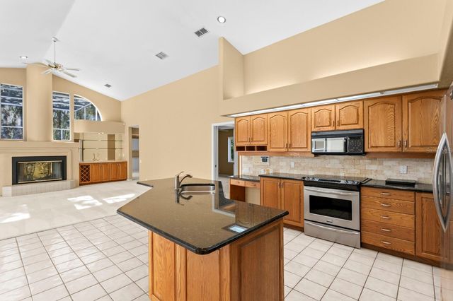 4917 LONDONDERRY DRIVE, Tampa, FL 33647