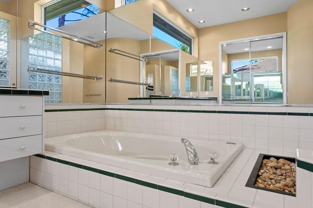 4917 LONDONDERRY DRIVE, Tampa, FL 33647