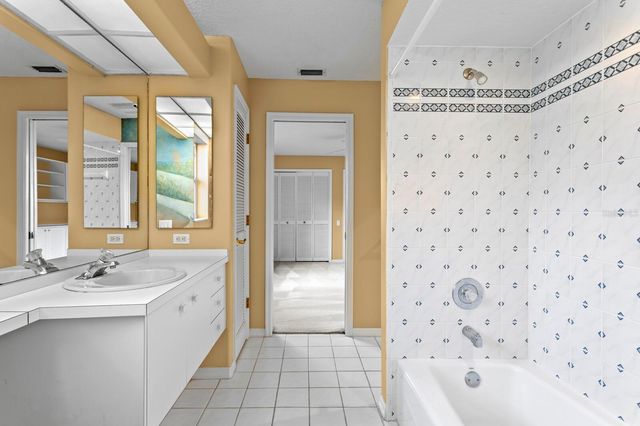 4917 LONDONDERRY DRIVE, Tampa, FL 33647