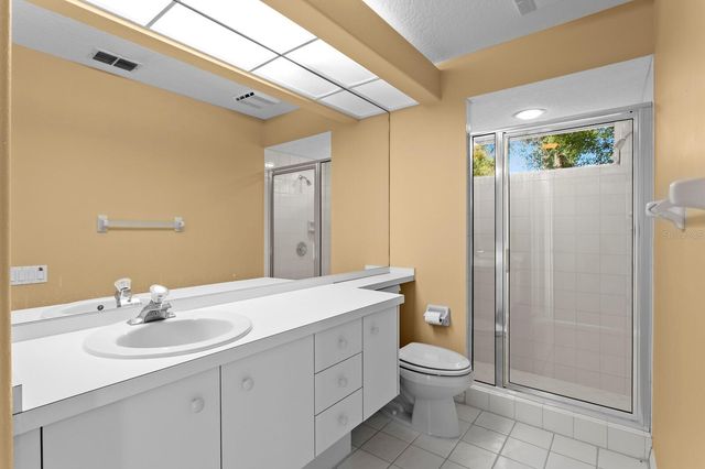 4917 LONDONDERRY DRIVE, Tampa, FL 33647