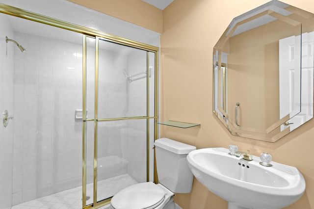 4917 LONDONDERRY DRIVE, Tampa, FL 33647