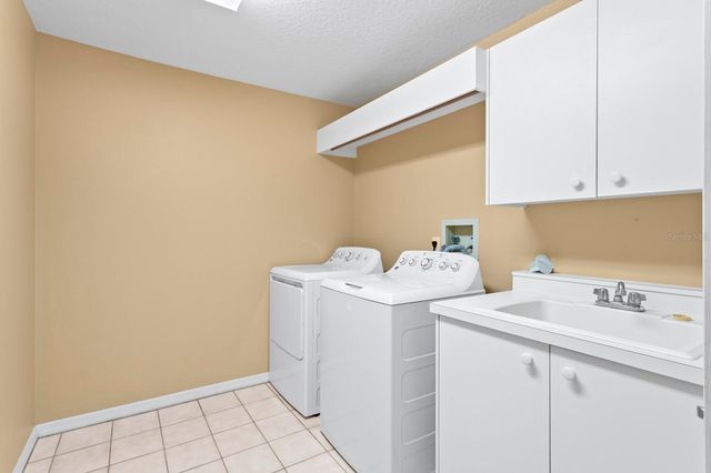 4917 LONDONDERRY DRIVE, Tampa, FL 33647