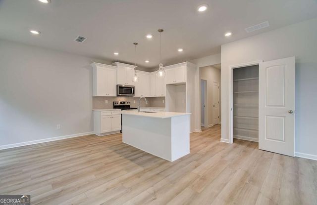 29 Cedar Drive, Fairburn, GA 30213