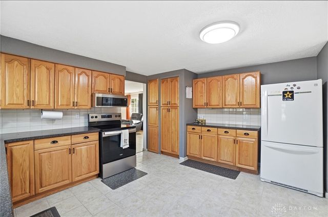 1044 Whitestone Road, Xenia, OH 45385