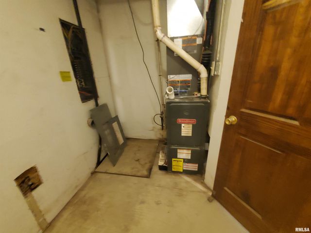 12708 69TH Avenue, Coal Valley, IL 61240