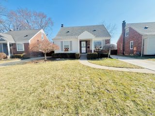 2918 N Altadena Avenue, Royal Oak Charter Township, MI 48073
