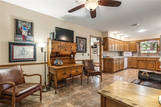 1609 SW 2nd Street, Bentonville, AR 72712