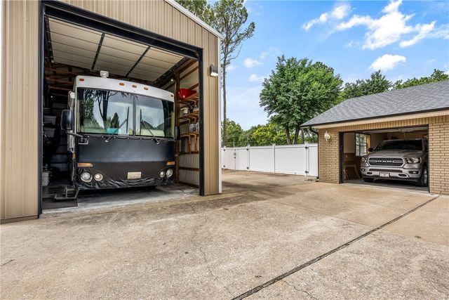 1609 SW 2nd Street, Bentonville, AR 72712