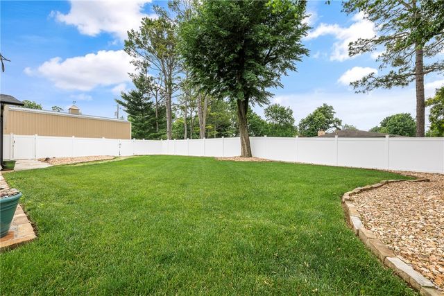 1609 SW 2nd Street, Bentonville, AR 72712