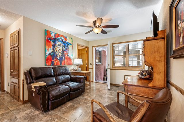 1609 SW 2nd Street, Bentonville, AR 72712
