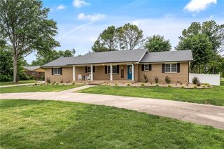 1609 SW 2nd Street, Bentonville, AR 72712