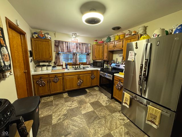 1004 N Perkins Street, Rushville, IN 46173