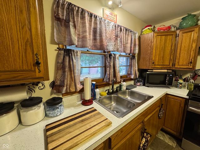 1004 N Perkins Street, Rushville, IN 46173