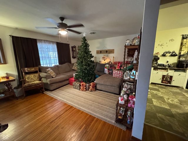 1004 N Perkins Street, Rushville, IN 46173