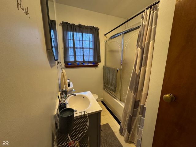 1004 N Perkins Street, Rushville, IN 46173