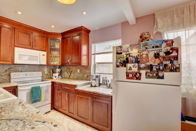 138 Flanders C, Delray Beach, FL 33484