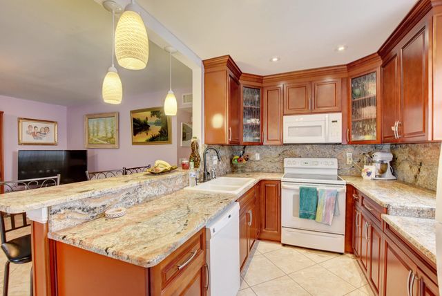 138 Flanders C, Delray Beach, FL 33484