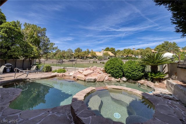 8500 Carmel Ridge Court, Las Vegas, NV 89113