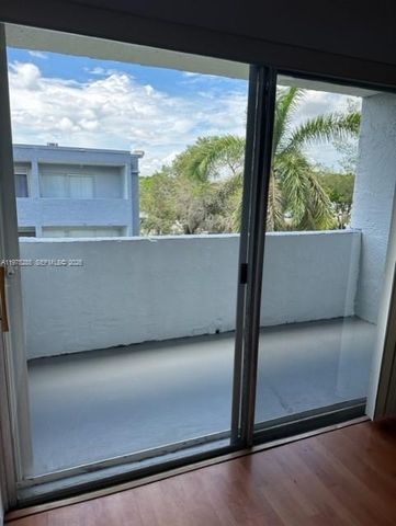 9373 Fontainebleau Blvd K217, Miami, FL 33172