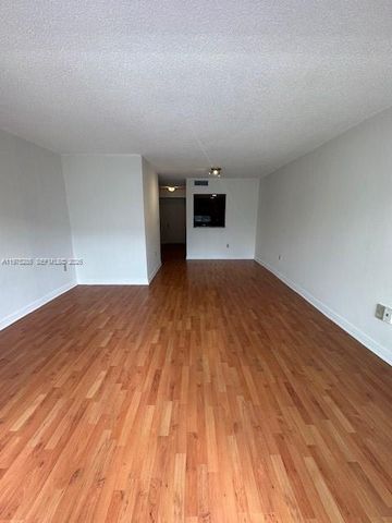 9373 Fontainebleau Blvd K217, Miami, FL 33172