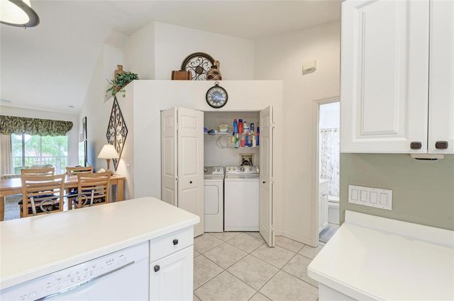 6821 FAIRVIEW TERRACE 6821, Bradenton, FL 34203