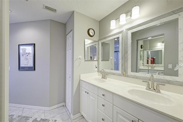 6821 FAIRVIEW TERRACE 6821, Bradenton, FL 34203