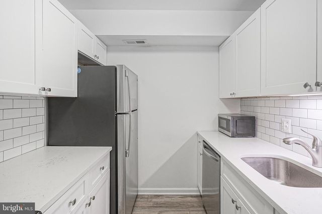 3 THOMAS MCKEAN BLDG, Turnersville, NJ 08012