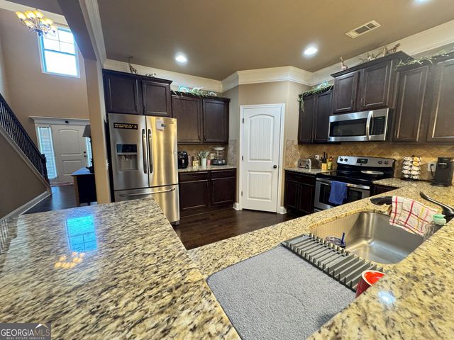 204 Black Hawke Lane, Kathleen, GA 31047