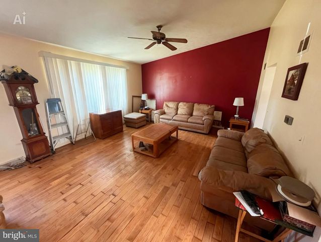 46 ALLEN DR, Hanover, PA 17331
