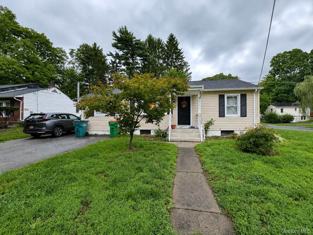29 Madison Avenue, Hyde Park, NY 12538