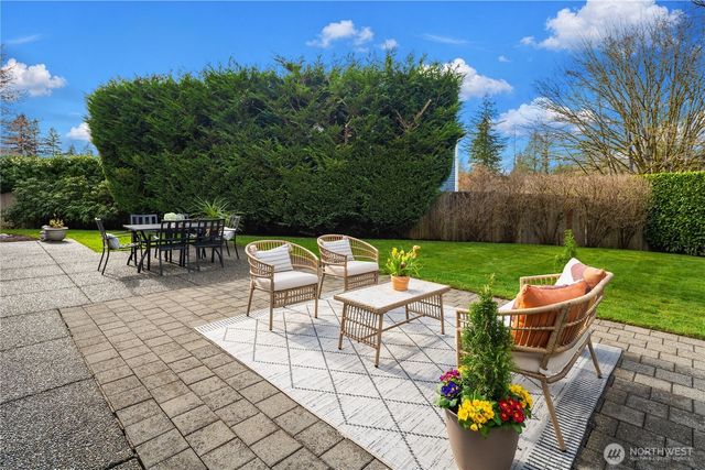 26822 SE 22nd Court, Sammamish, WA 98075