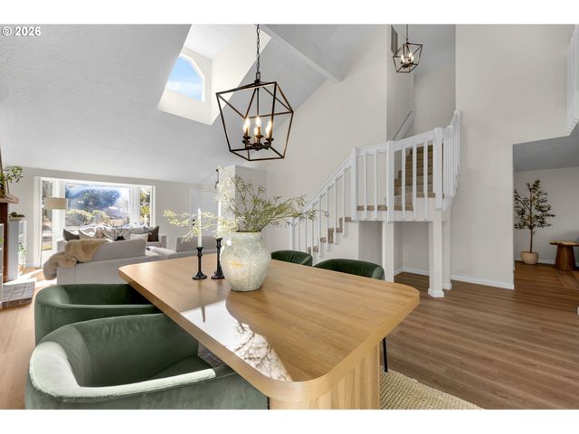 14325 Sw FANNO CREEK Loop, Portland, OR 97224