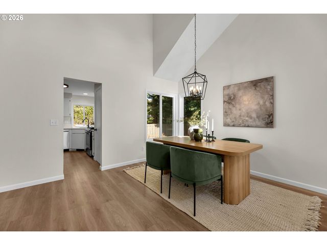 14325 Sw FANNO CREEK Loop, Portland, OR 97224