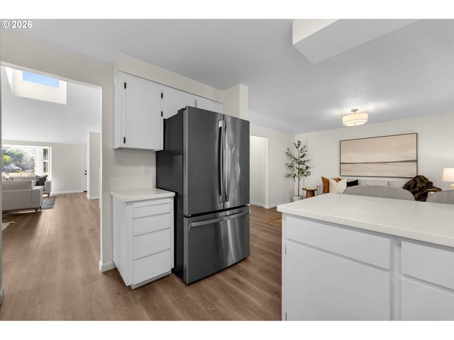 14325 Sw FANNO CREEK Loop, Portland, OR 97224