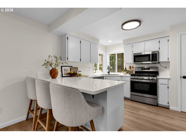 14325 Sw FANNO CREEK Loop, Portland, OR 97224