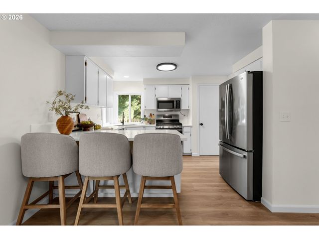 14325 Sw FANNO CREEK Loop, Portland, OR 97224