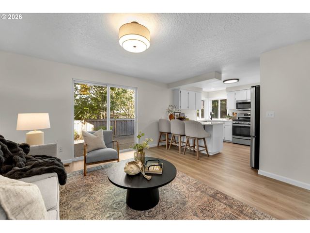14325 Sw FANNO CREEK Loop, Portland, OR 97224