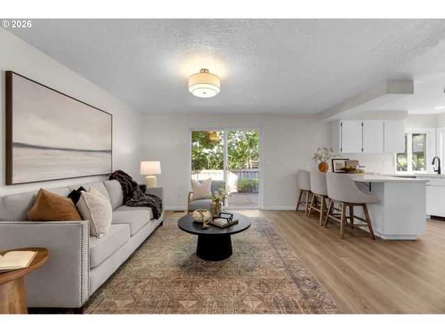 14325 Sw FANNO CREEK Loop, Portland, OR 97224
