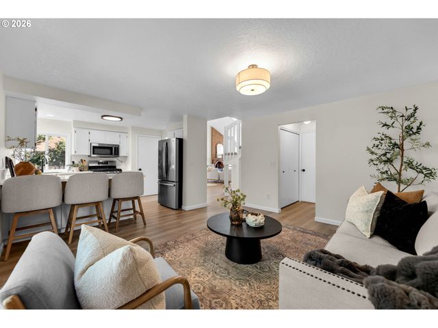 14325 Sw FANNO CREEK Loop, Portland, OR 97224