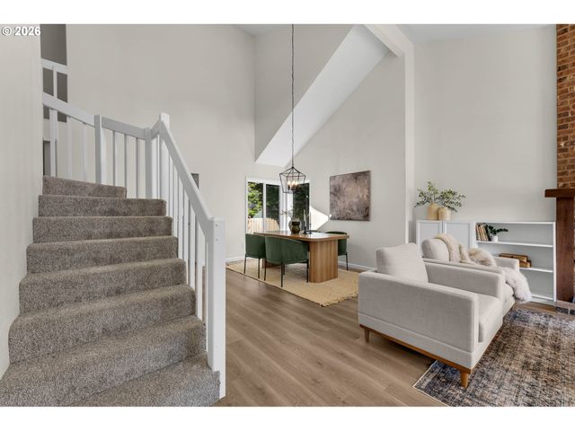 14325 Sw FANNO CREEK Loop, Portland, OR 97224