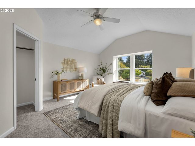 14325 Sw FANNO CREEK Loop, Portland, OR 97224