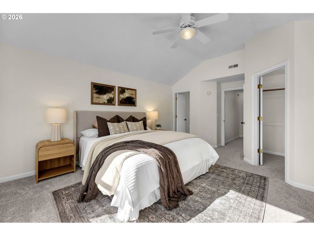 14325 Sw FANNO CREEK Loop, Portland, OR 97224