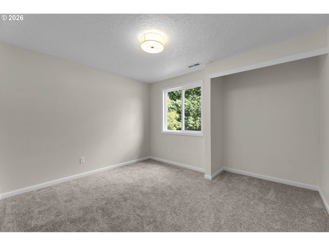 14325 Sw FANNO CREEK Loop, Portland, OR 97224