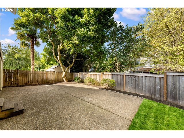 14325 Sw FANNO CREEK Loop, Portland, OR 97224